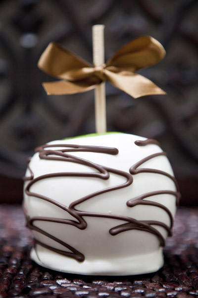 Simply White Chocolate-Gourmet Caramel Apple, Apple Pie Caramel Apple, Apple Pie, Caramel Apple Favors